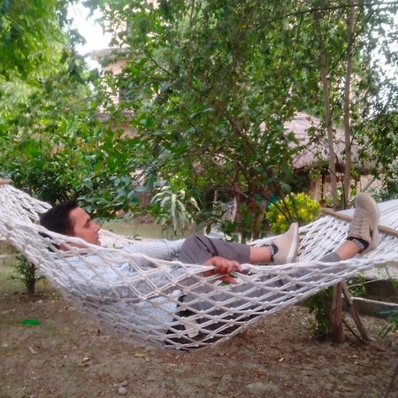 Hotel Tiger Tops Sauraha Kültér fotó
