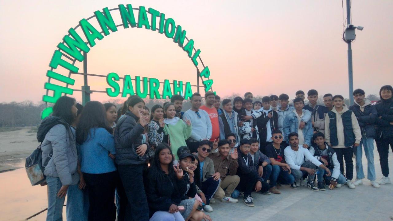 Hotel Tiger Tops Sauraha Kültér fotó