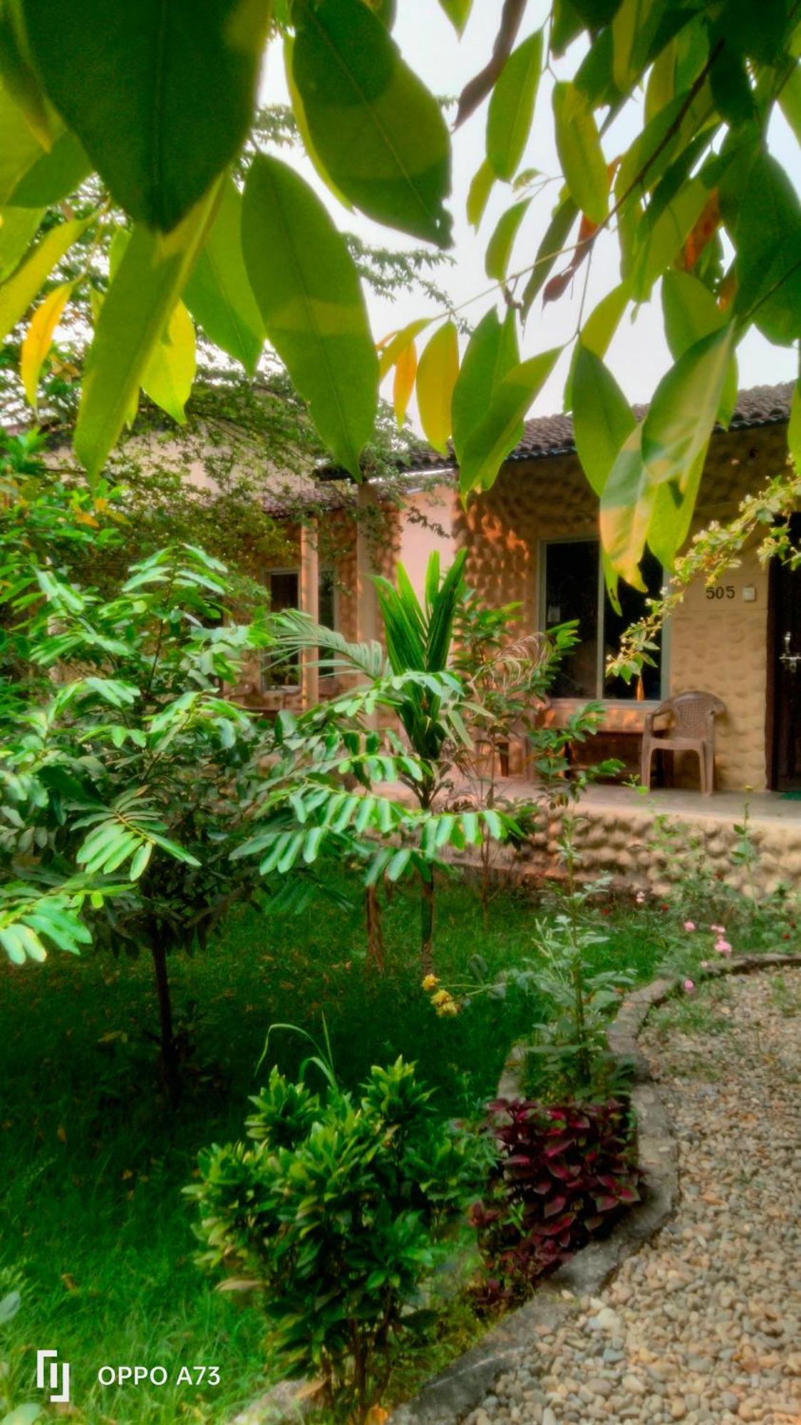 Hotel Tiger Tops Sauraha Szoba fotó