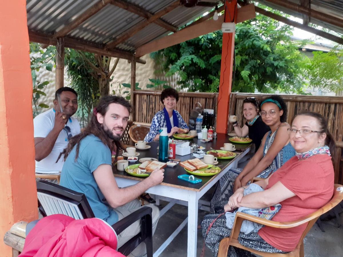 Hotel Tiger Tops Sauraha Kültér fotó