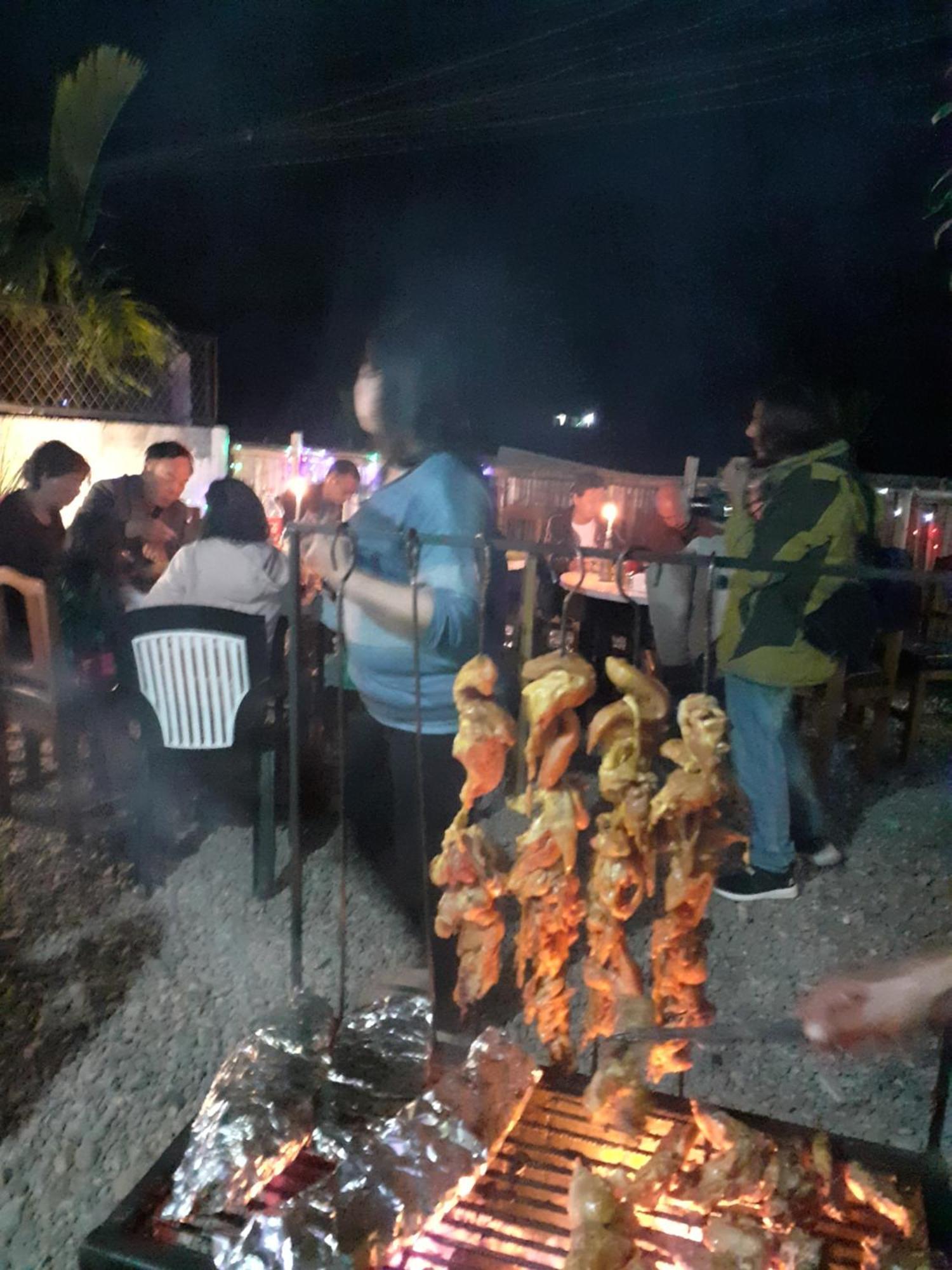 Hotel Tiger Tops Sauraha Kültér fotó